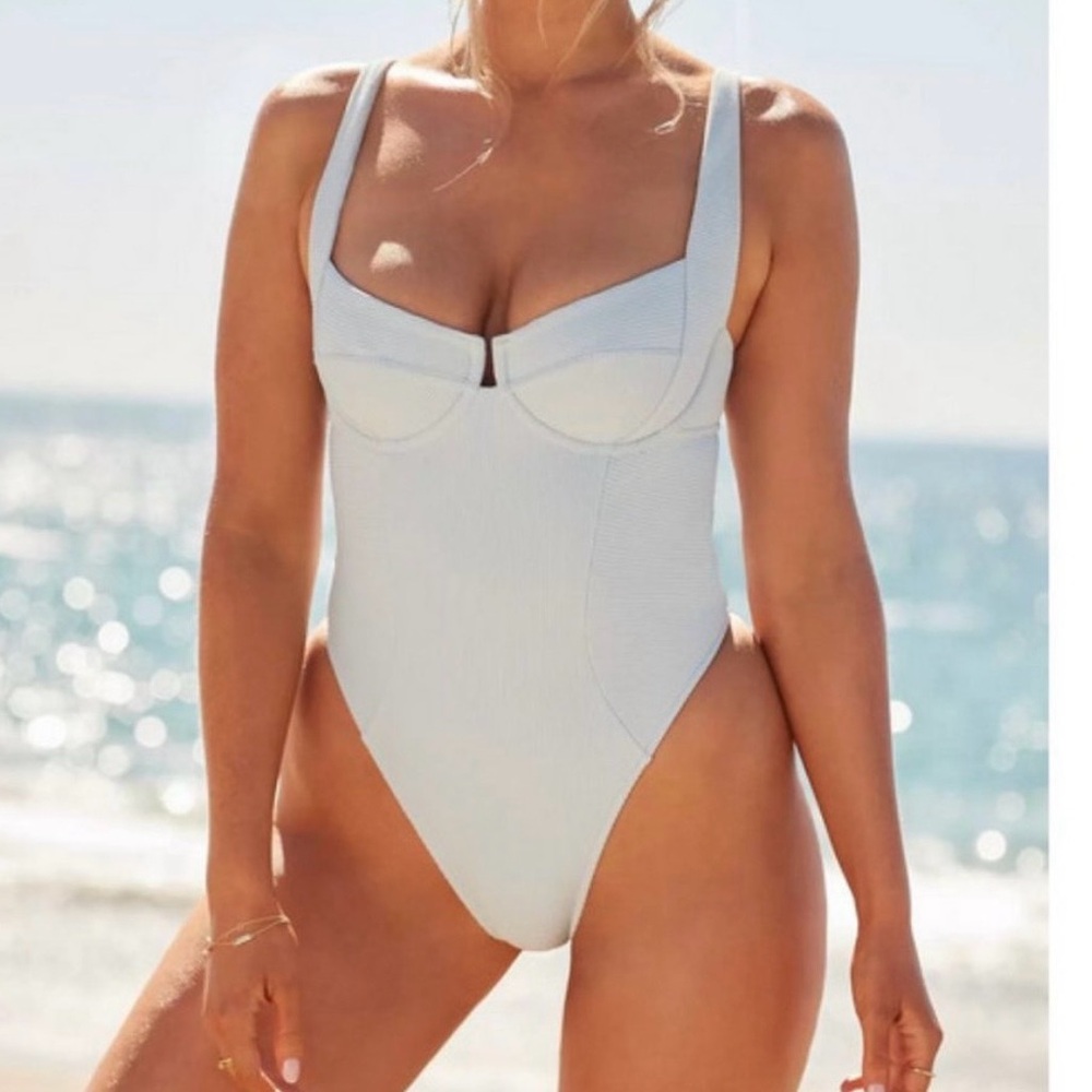 Camille Kostek Iconic Underwire Brazilian one piece 1XL 18/20